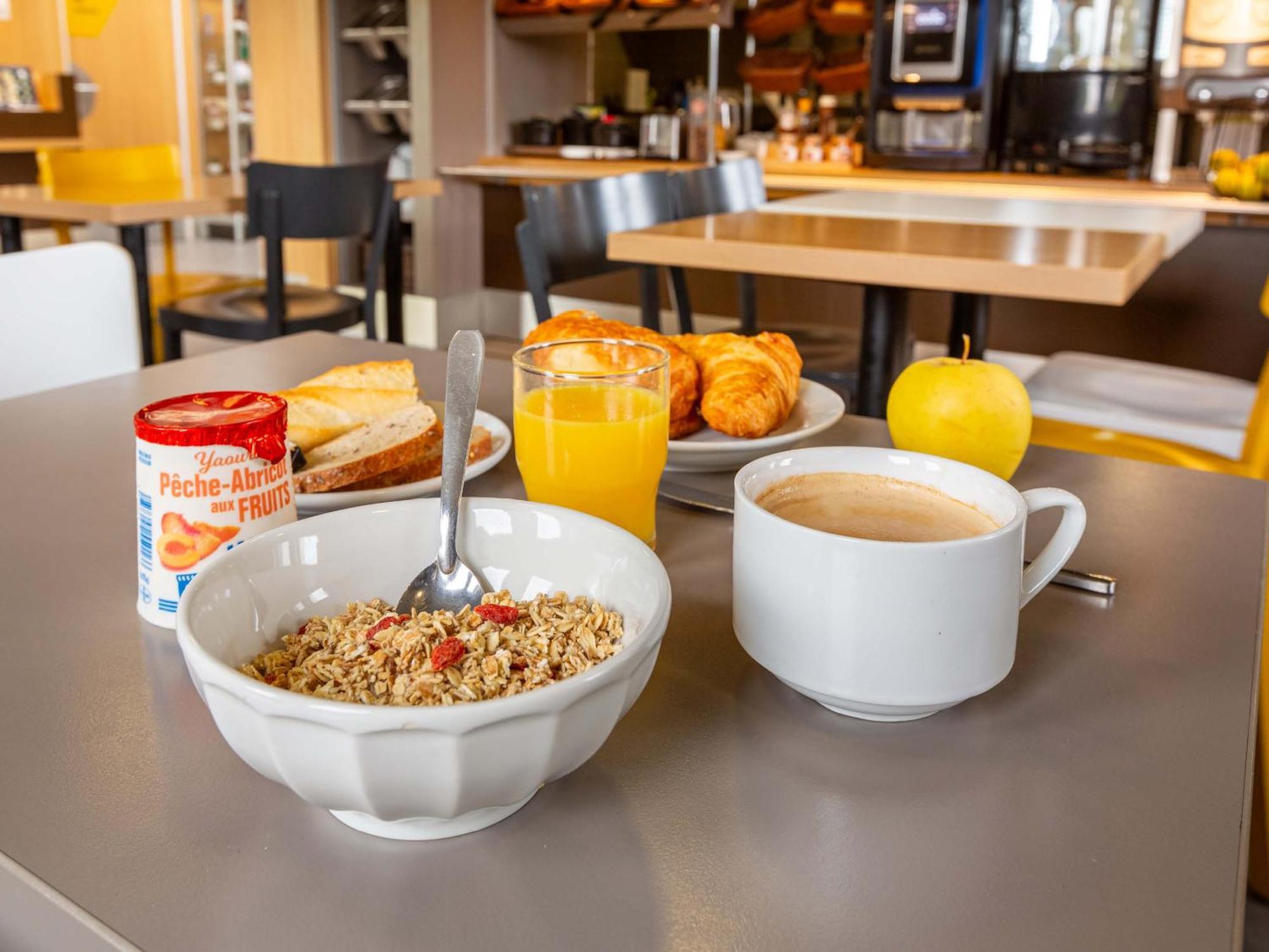 B&B Hotel Chartres Le Coudray Luaran gambar