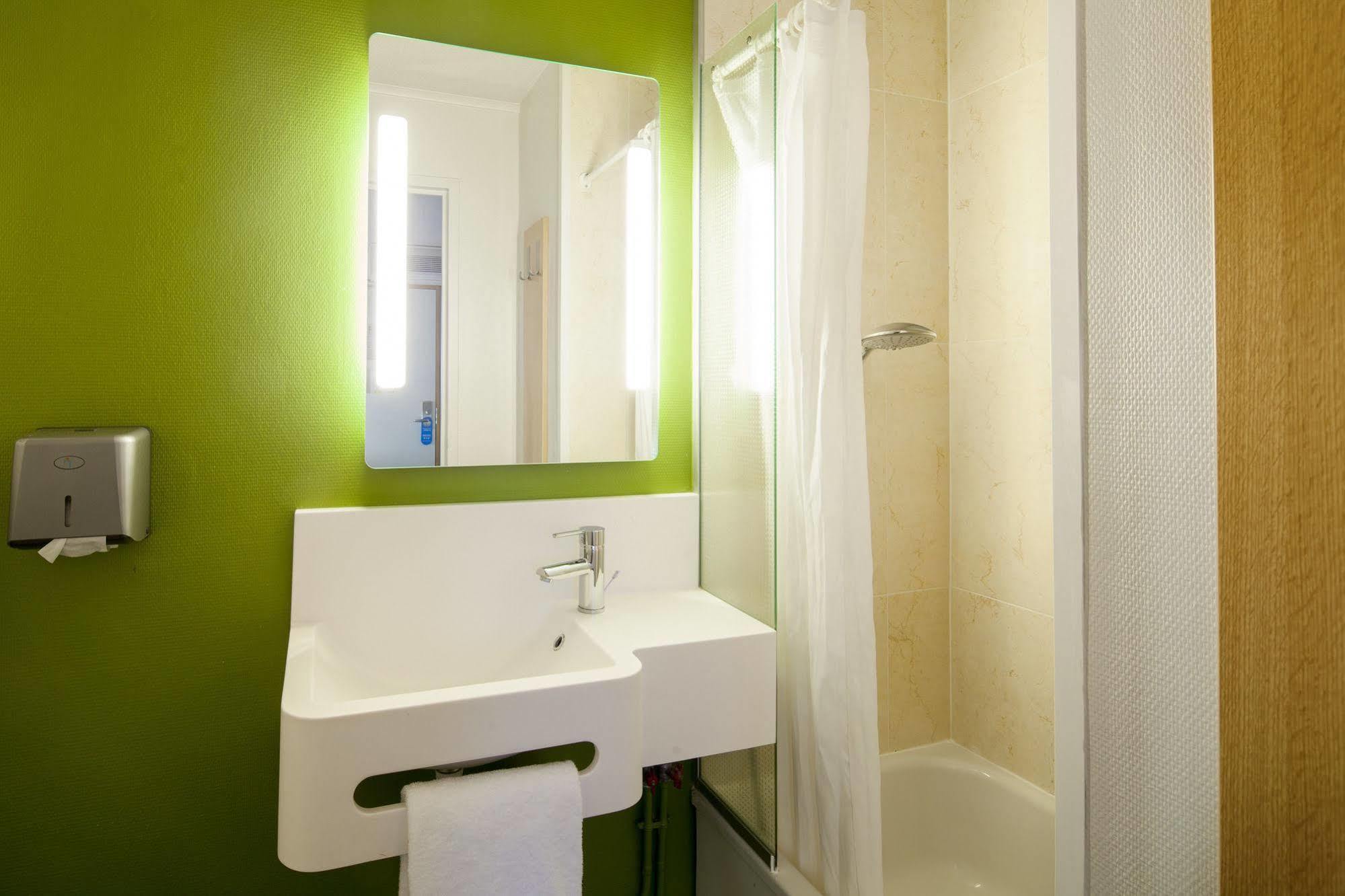 B&B Hotel Chartres Le Coudray Luaran gambar